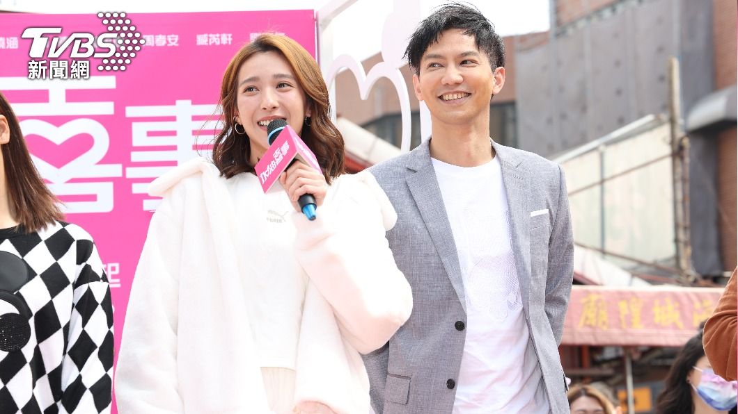 鄒承恩(右)跟楊晴在《加油喜事》中飾演一對,不過情人節還是有準備禮物給老婆。(圖/梁恩誌攝)