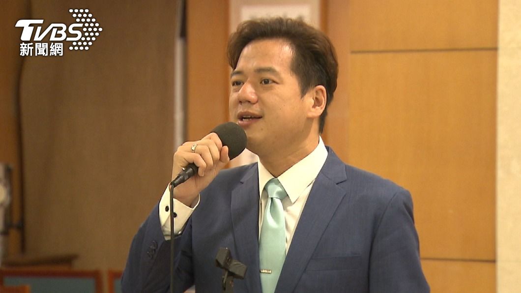 抓到了！刻意提前跟老婆慶祝 「已婚立委」竟約小女友過情人節