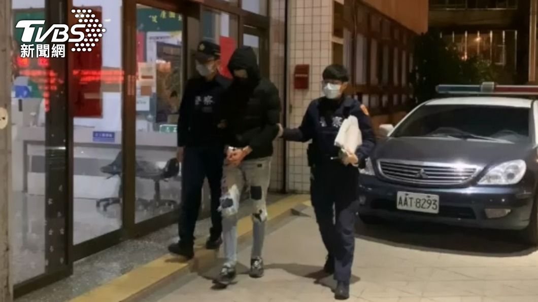 半夜嬉鬧太吵!鄰居怒報案抓通緝犯 警上門還搜出毒品