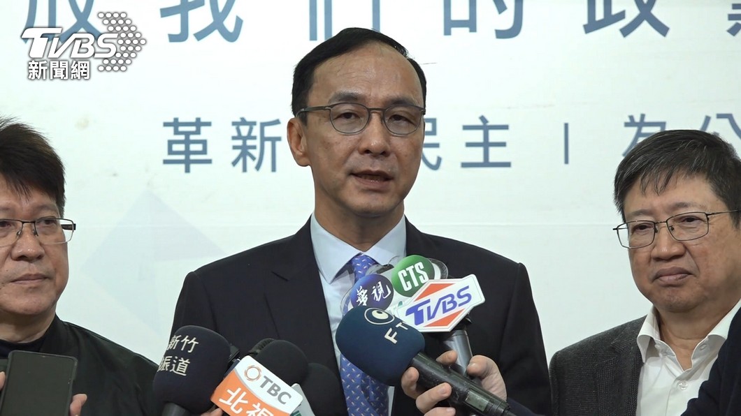 黨主席朱立倫認侯友宜就是最強母雞。(圖/TVBS資料照)