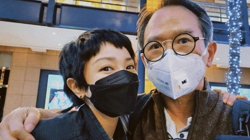 郭采潔新歡曝光?! 情人節緊摟熟男逛信義區!自拍甜燦笑