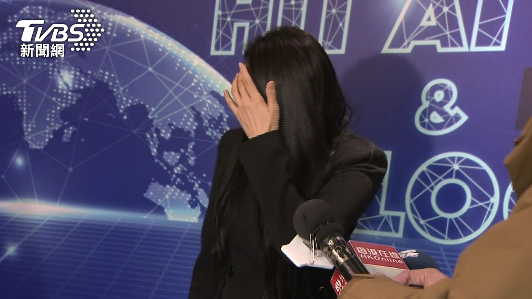 伊能靜得知劉文正死訊,當場落淚。(圖/TVBS)