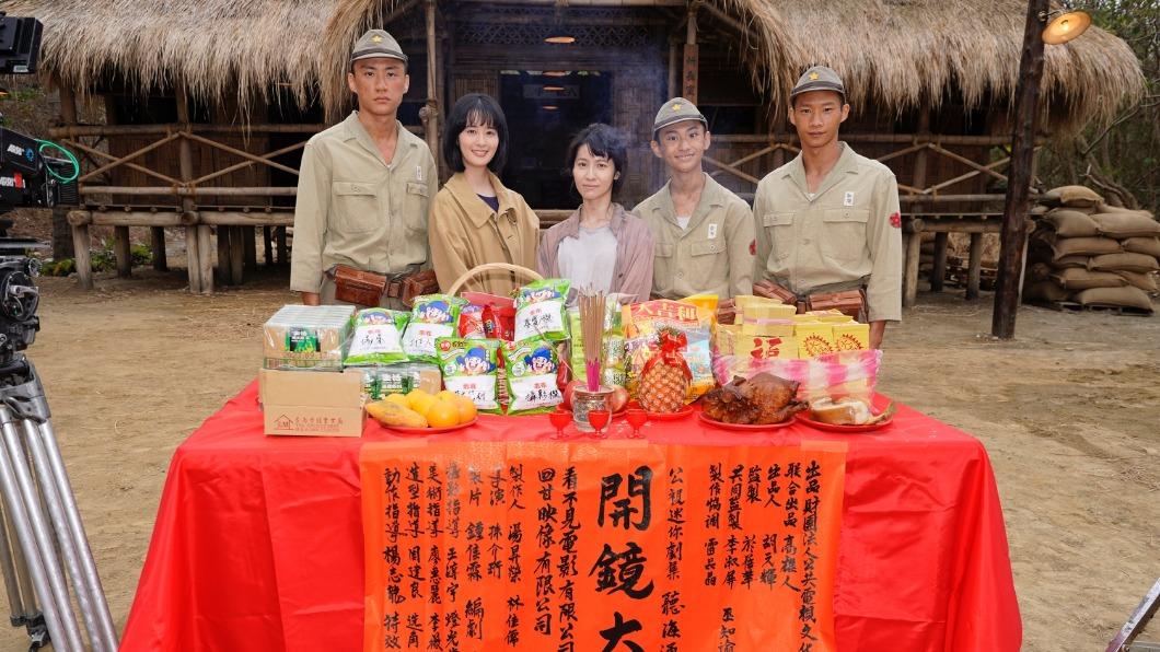《聽海湧》主要演員吳翰林（左起）、Runa、連俞涵、朱宥丞、黃冠智出席開鏡儀式。（圖：公視提供）