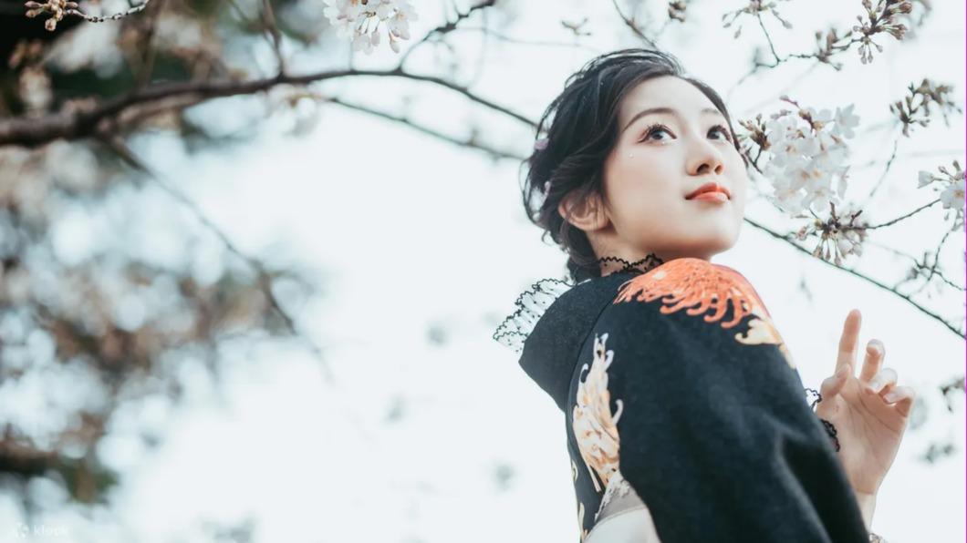 東京江戶和裝工房雅和服體驗提供200多種不同的和服。(圖/Klook提供)