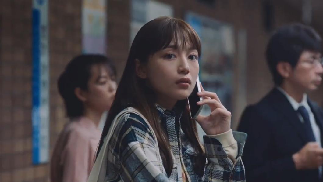 川口春奈在《Silent》劇中飾演目黑蓮的前女友。(圖/翻攝自Silent官方推特)