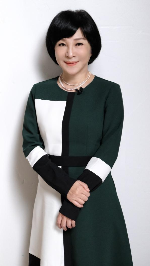 吳淡如服老,虛心接受網友評論。(圖/梯梯文創提供)