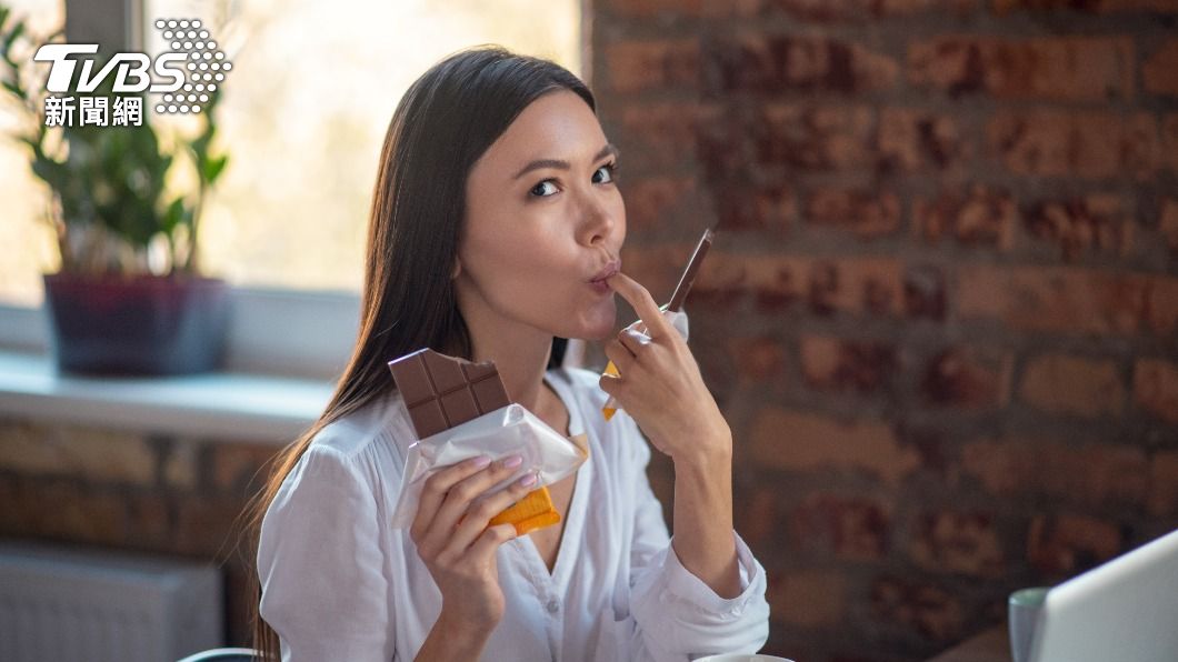 食用巧克力能保護神經、改善認知能力。（示意圖／shutterstock達志影像）