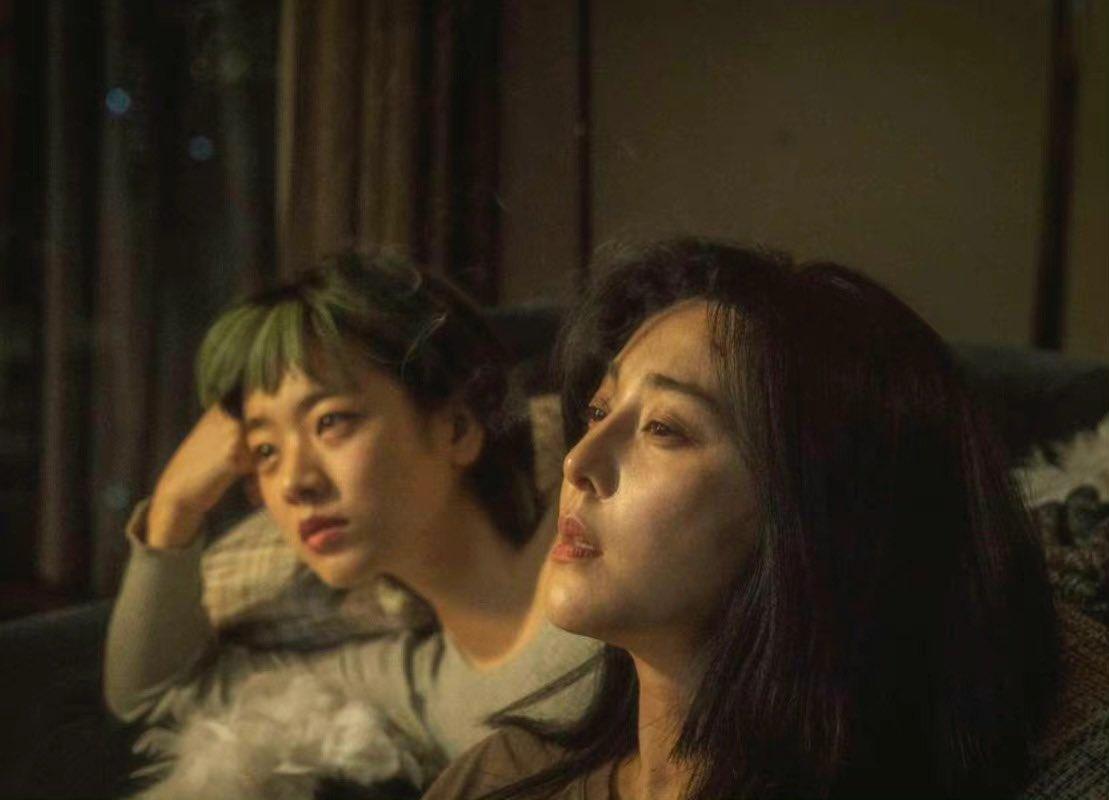 范冰冰與韓國女星李周映演出新片《Green Night》。(圖/翻攝自推特)