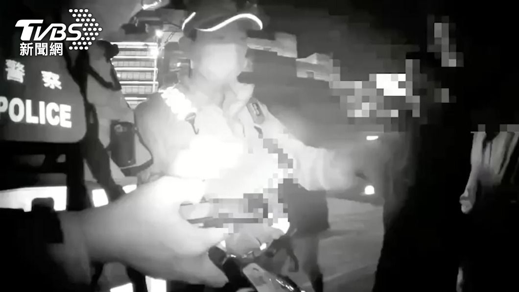 吳姓通緝犯逃亡18年，因違規擺攤被查獲 。（圖／TVBS）