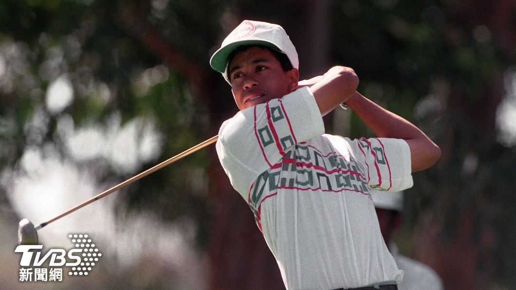 當年還是高中業餘選手,老虎伍茲1992年在捷恩斯公開賽拿下個人生涯首座PGA冠軍。(資料照/達志影像美聯社)