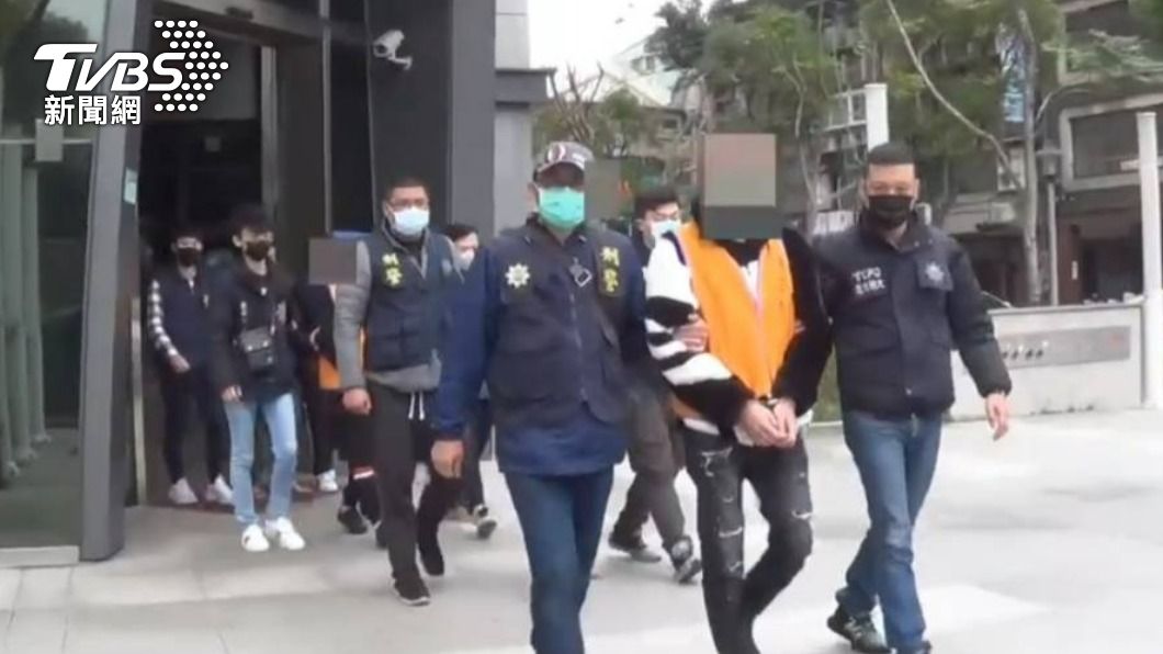 黑幫大哥砸店討保護費!情人節落網 女友哀求:不要今天抓