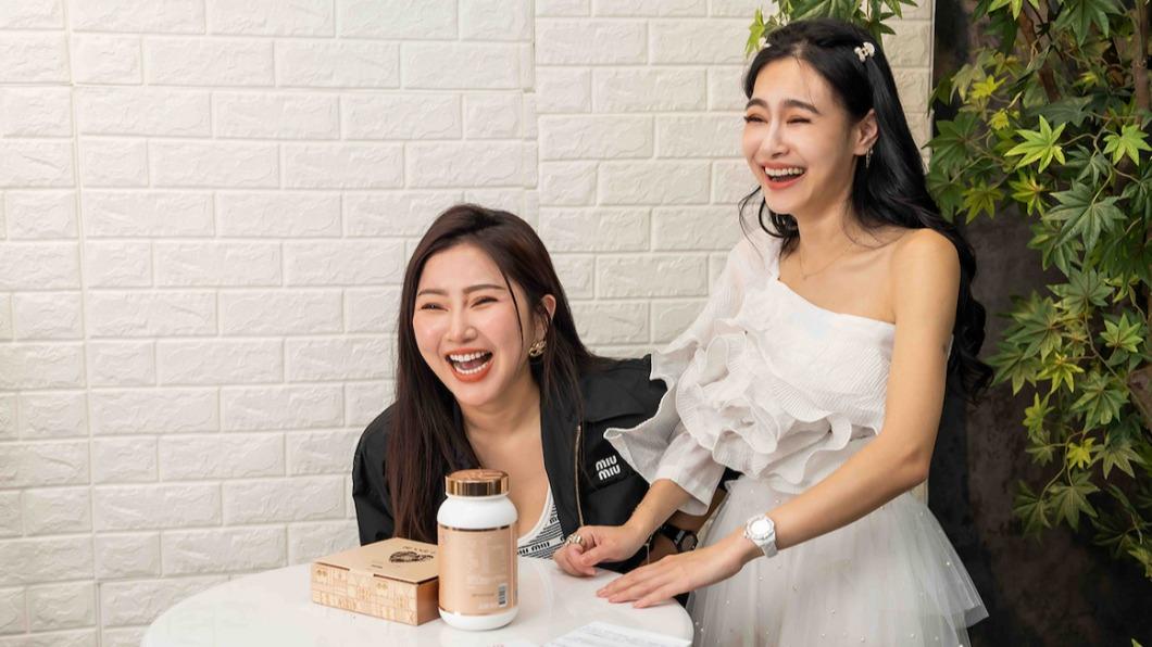 2人在直播中一搭一唱,超有默契。(圖/TVBS)
