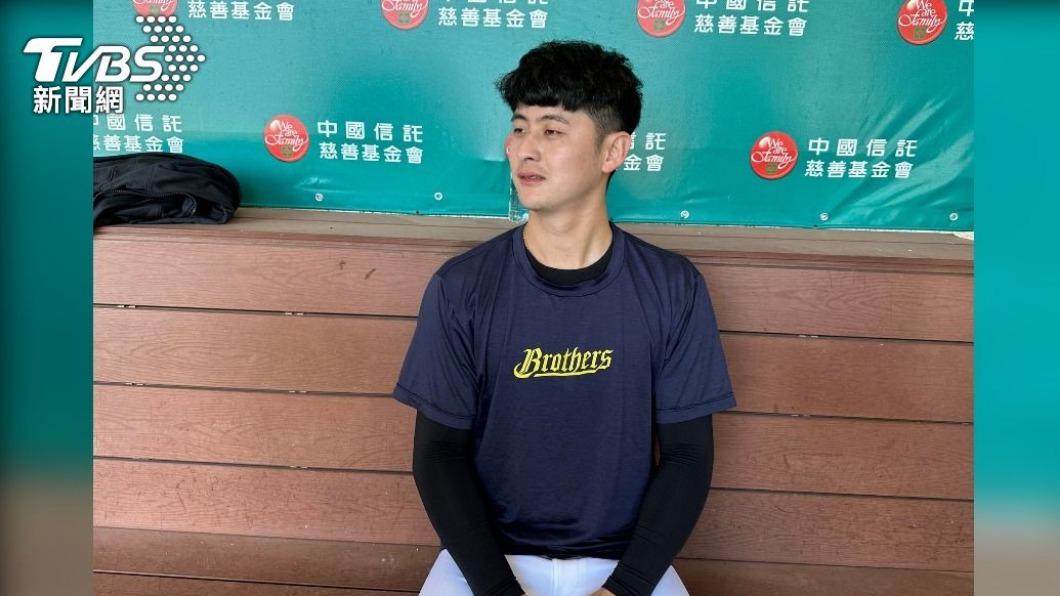 曾仁和位置由吳哲源替補。(圖/張良瑜攝)