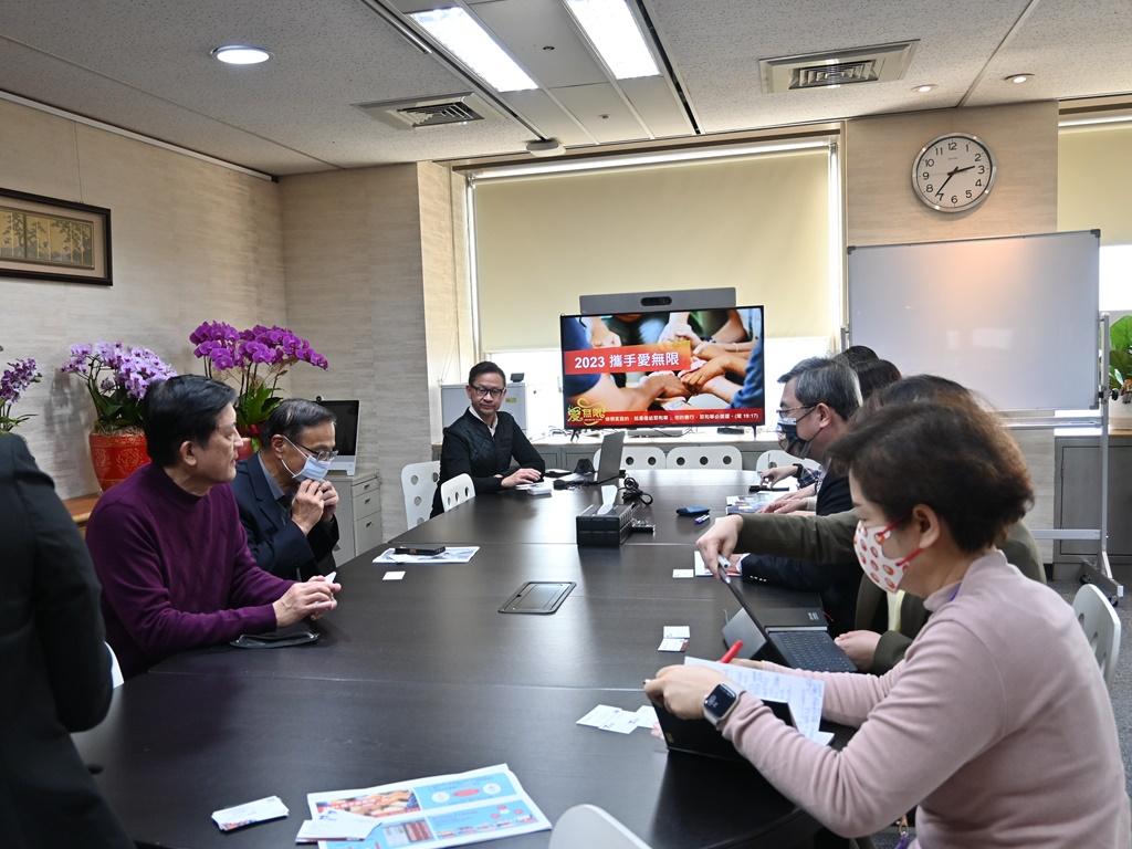 北市府團隊與「攜手愛無限」合作默契已2年。（圖／TVBS）