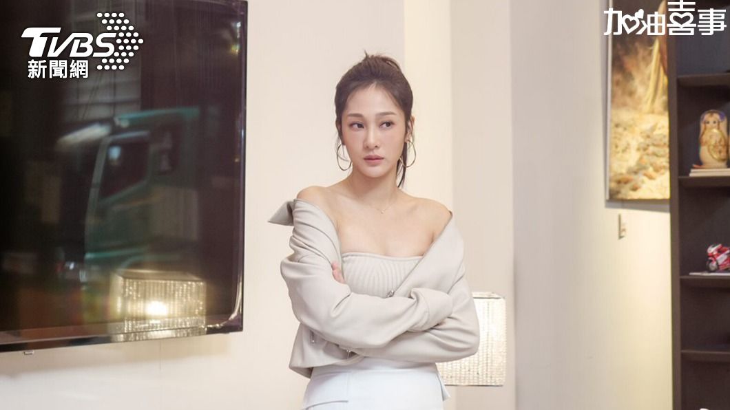 邱子芯突破戲路演出性感多金女「辛蒂」，卻無故被網友留言攻擊。（圖／TVBS）