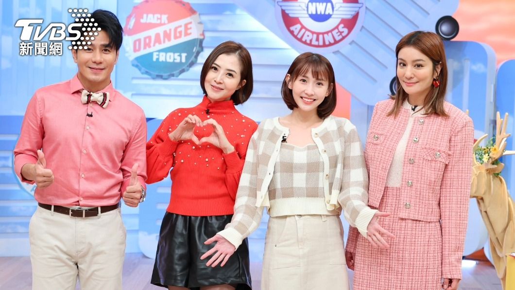 郭彥均(左起)、李亮瑾、粿粿、莎莎一同合影。(圖/黃城碩攝)