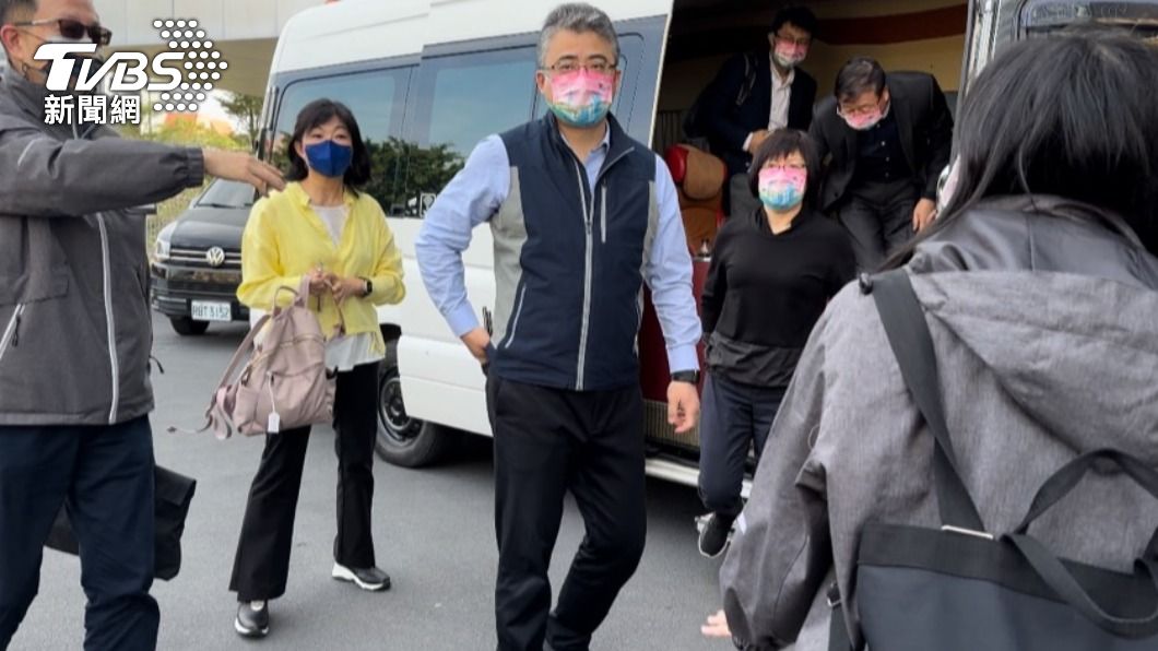 上海訪團第二天去哪? 李驍東低調現身北藝說話了