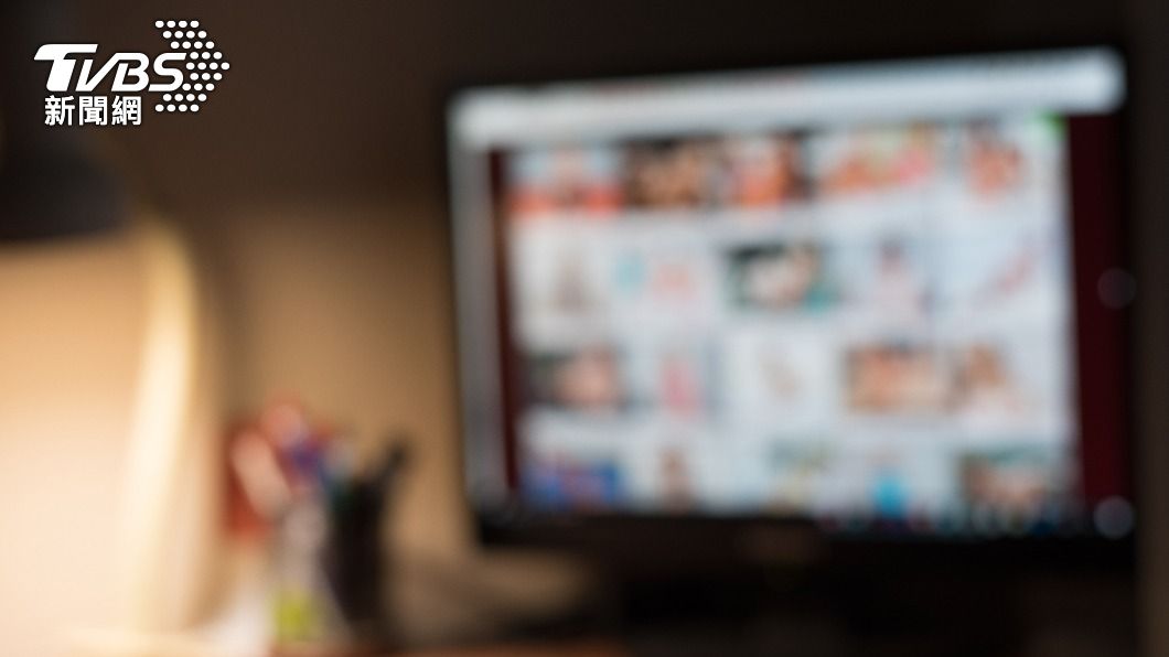 調查顯示，過半數台灣人從14歲就開始接觸色情影片。（示意圖／shutterstock達志影像）
