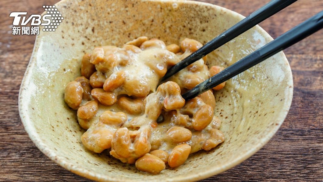 口感黏稠、氣味極度特殊的納豆,是許多外國人不敢嘗試的日本料理之一。(示意圖/shutterstock 達志影像)
