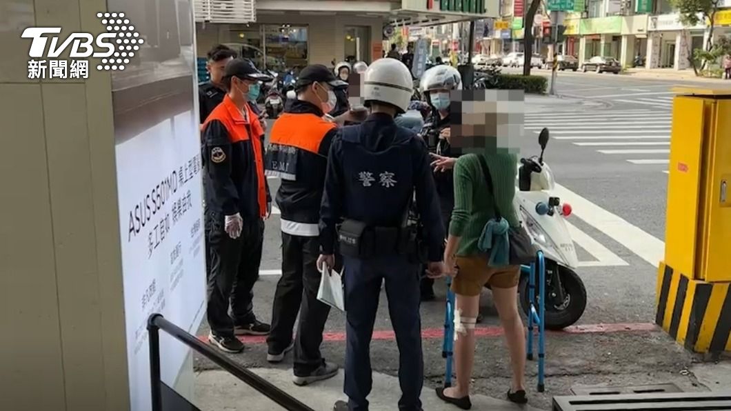 車禍雙腳受傷!女不就醫對母咆哮 亮刀還謊稱「被家暴」