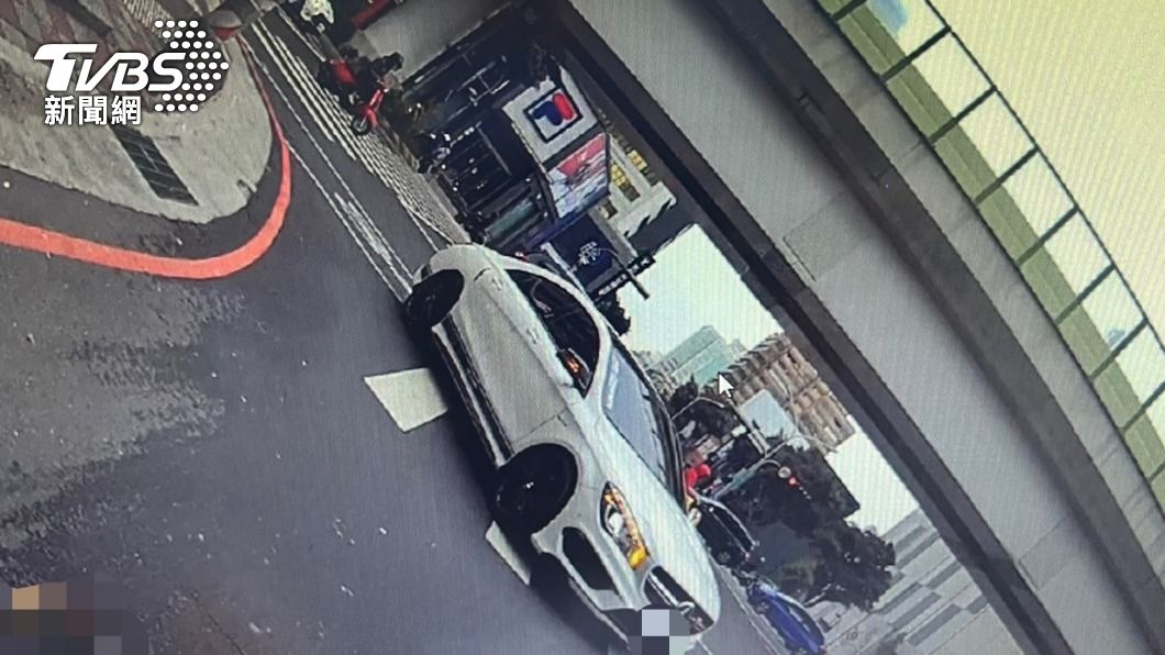 台中女子亂按喇吧 警攔不停 罰2萬0300元/台中市警局提供