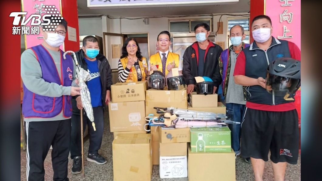 台中捷運去年遺失物8400件 挑280件衣服 保溫瓶等贈寒士