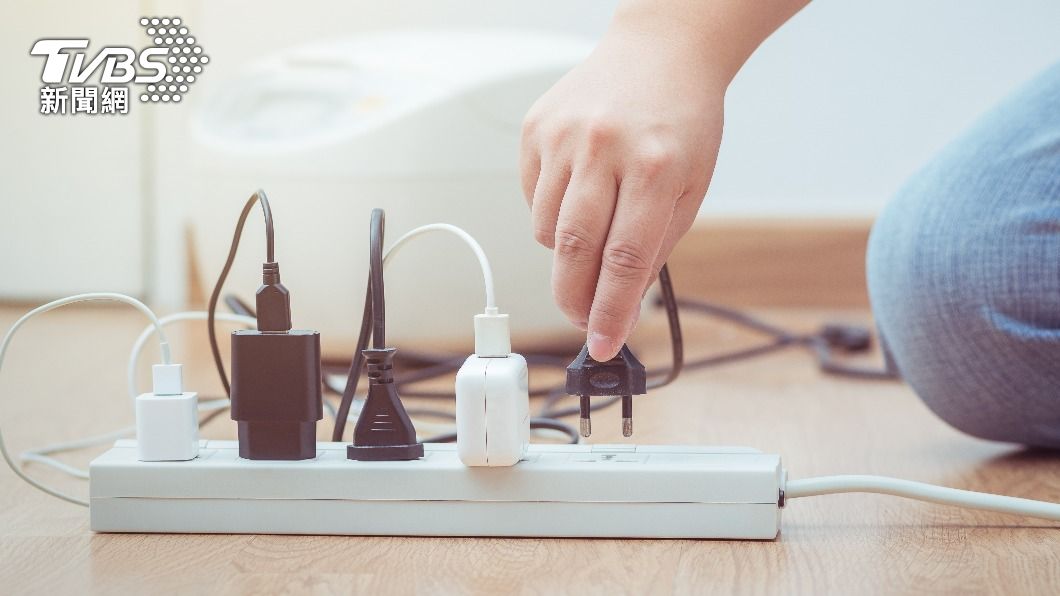 傳水電成為下一項待漲的民生消費。(示意圖/Shutterstock達志影像)
