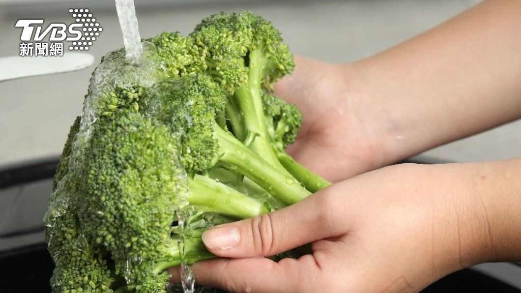 食用時,必須清洗乾淨。(示意圖/shutterstock達志影像)