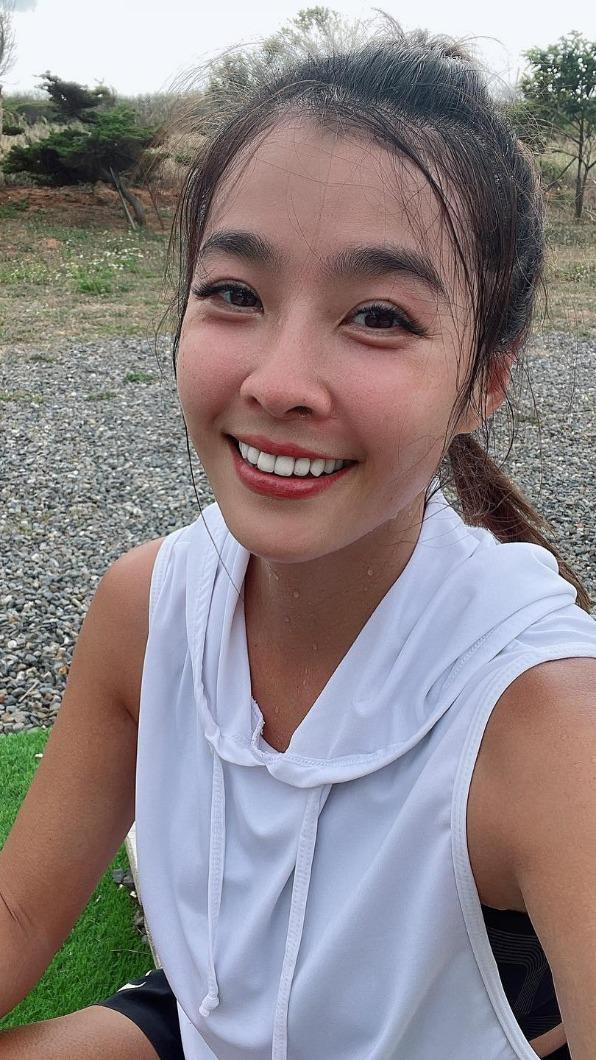 網友大讚真實的小嫻最美。(圖/翻攝自小嫻臉書)