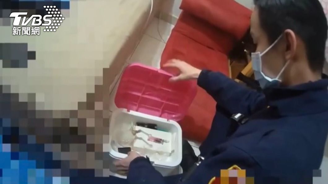 警方於他身上查獲毒品安非他命。（圖／TVBS）