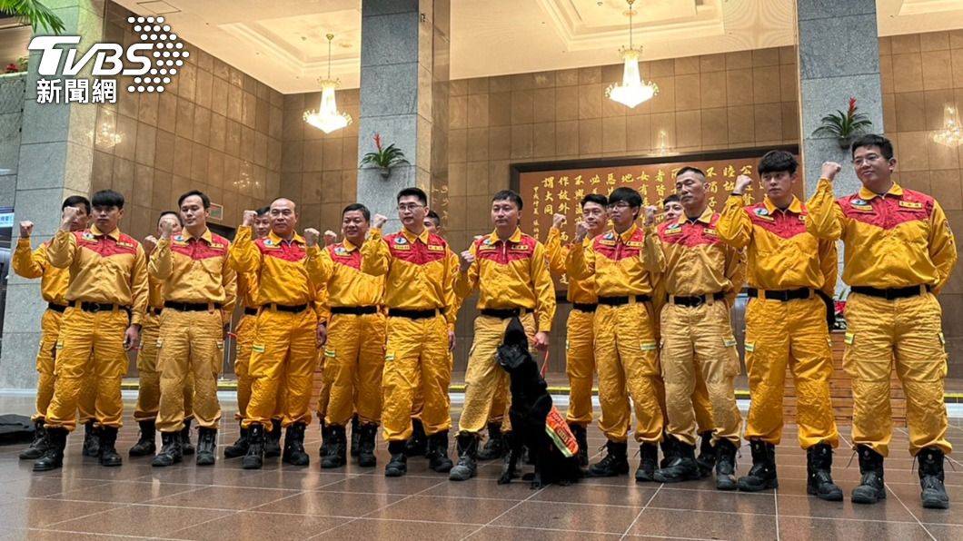 台北市長蔣萬安今（21）日特別於市政會議上表揚台北市搜救隊執行土耳其震災國際人道救援任務。（圖／林至柔攝）