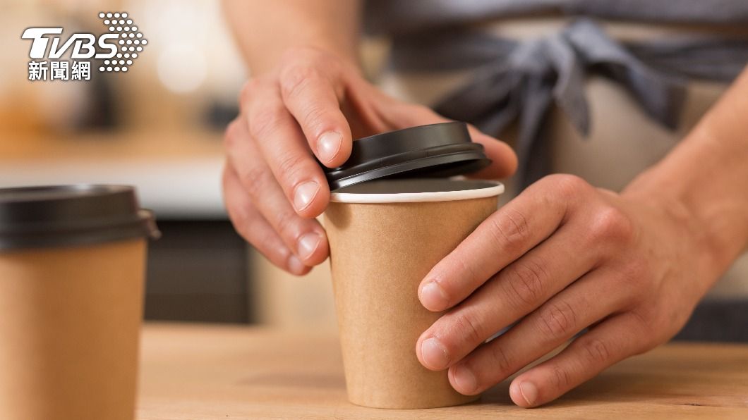 不少店家改使用紙杯。(示意圖/shutterstock達志影像)