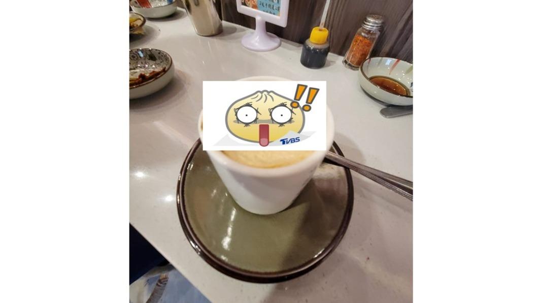 茶碗蒸擠一條「深色長條物」! 網友忍不住驚呼:食慾全無