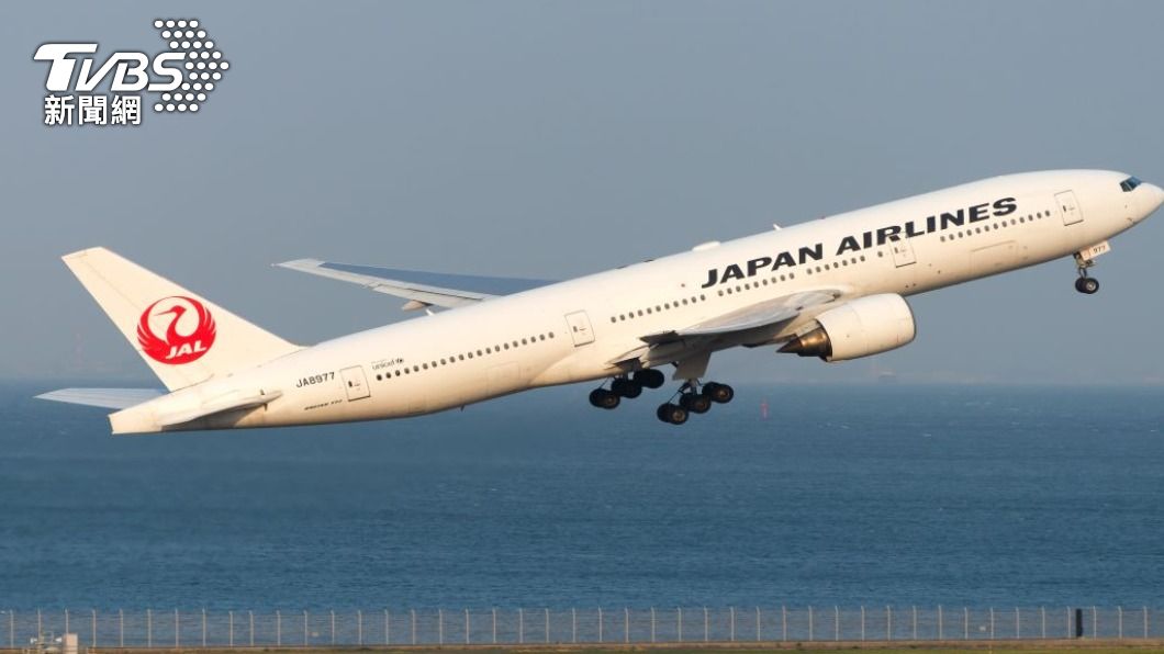 日本航空機艙及機場內 3/13起口罩解封