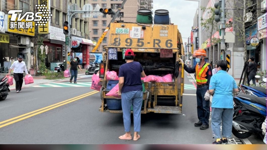 民眾誤丟垃圾車或是資源回收車時，第一時間馬上撥打電話給清潔隊，有助尋回。