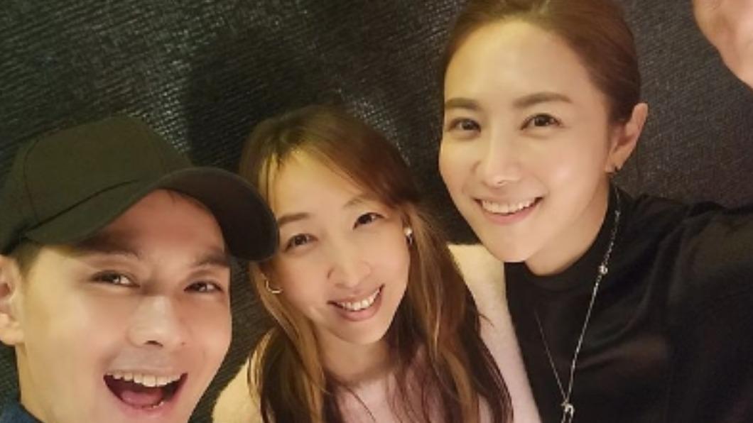 韓星劉荷娜(圖右)合體演員林志穎(圖左)。(圖/翻攝自@hahana111 IG)