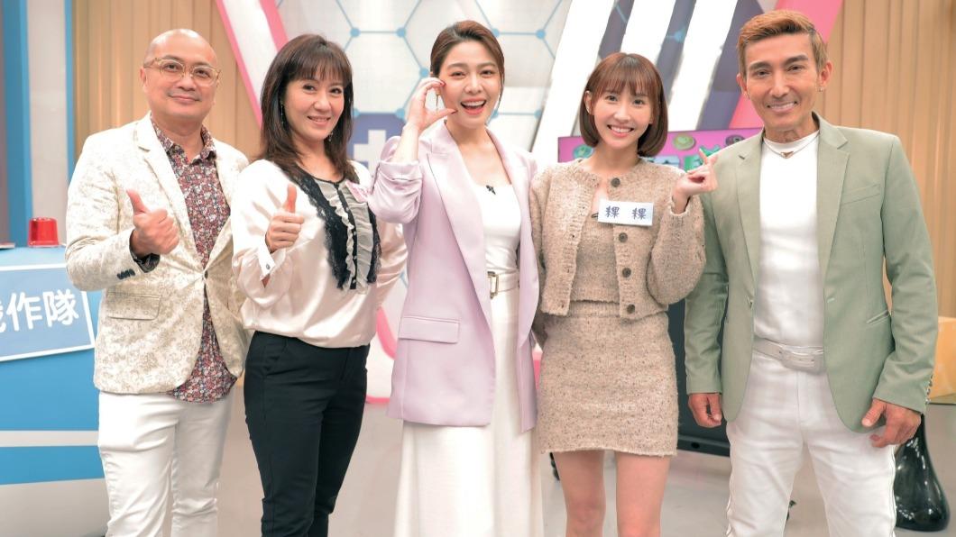 林姿佑（圖左2）上民視《醫學大聯盟》節目。（圖／民視提供）