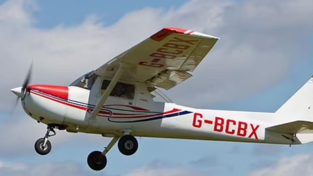 一架派珀PA-28-161(Piper PA-28-161)飛機上發生「副機師猝死」意外。(圖/翻攝自《每日郵報》)