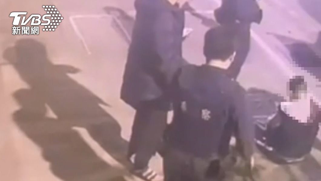 警方逮住男駕駛。(圖/TVBS)