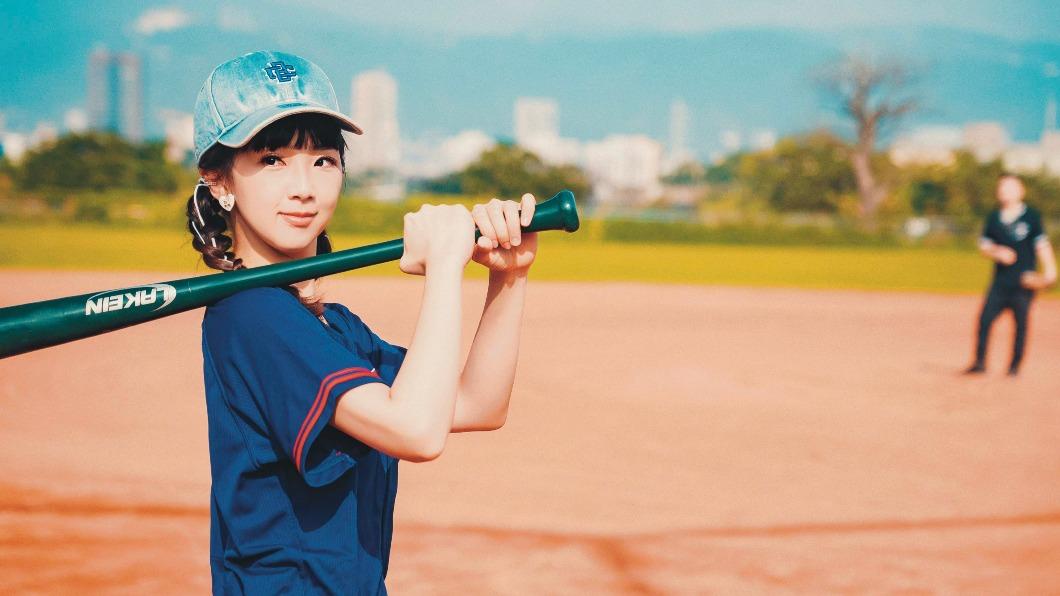 「運動甜心」始祖是她!10年凍齡超驚人 網嗆:沒錢拍新照