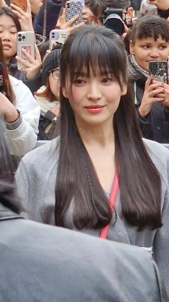 宋慧喬回春逆齡新髮型超少女。(圖/翻攝自微博)