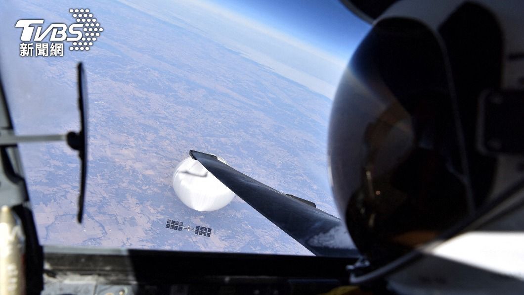 高空伴飛中國偵察氣球　美公布U-2偵察機員所拍照片
