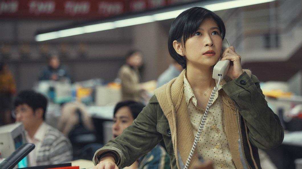 江宜蓉在飾演熱血正義的社會線記者。（圖／Netflix提供）