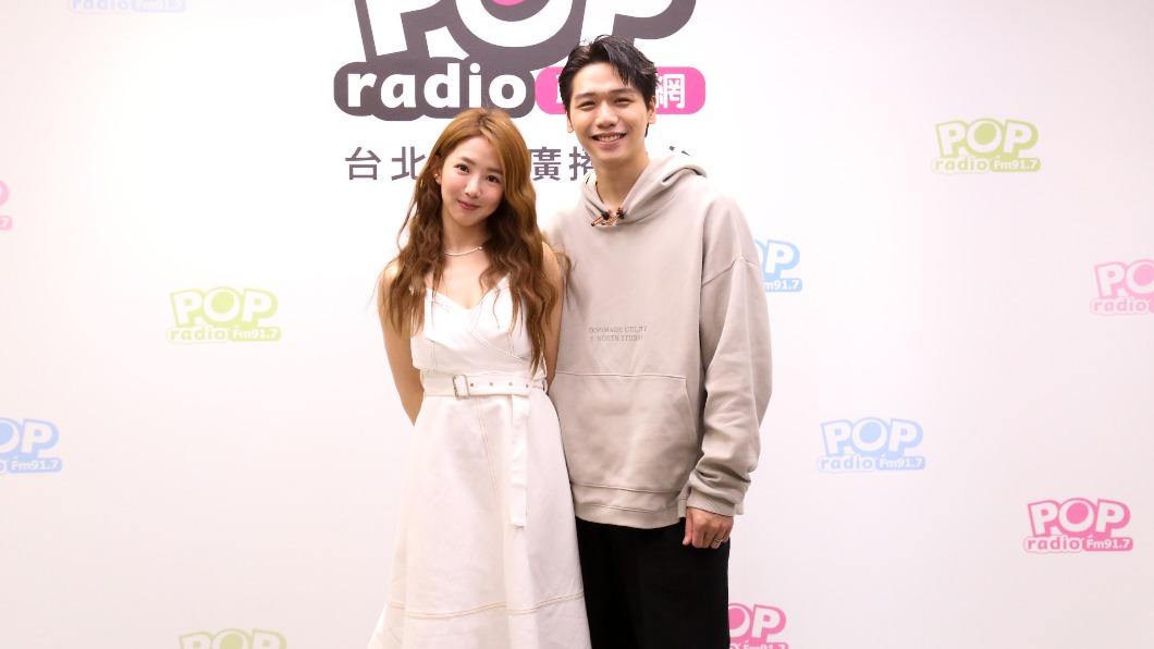 郭書瑤來給蔡旻佑專訪。(圖/POP Radio提供)