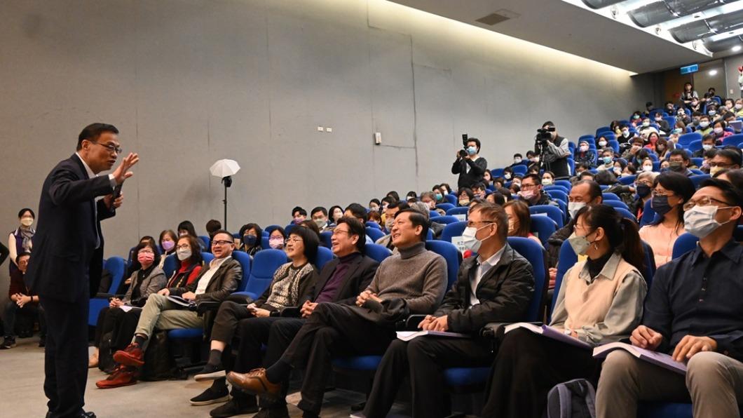 不少教會成員踴躍參與說明會。(圖/新北市政府社會局提供)