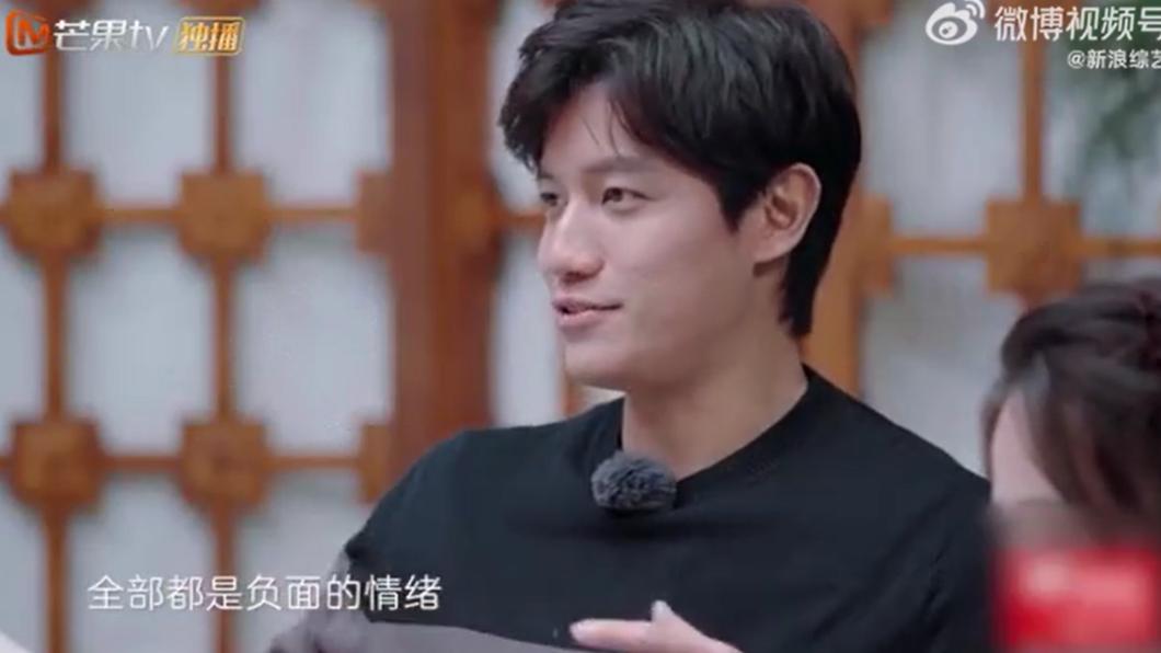 老公Alan表示陳喬恩都把負面能量丟給他。(圖/翻攝自新浪娛樂微博)