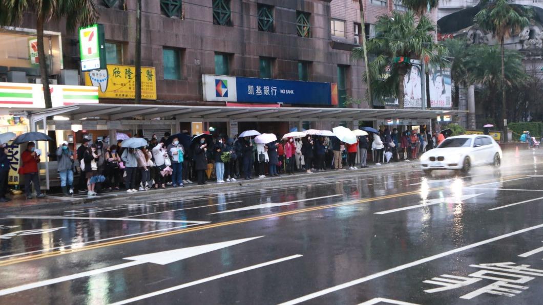 9026客運排隊現況。(圖/基隆市政府提供)