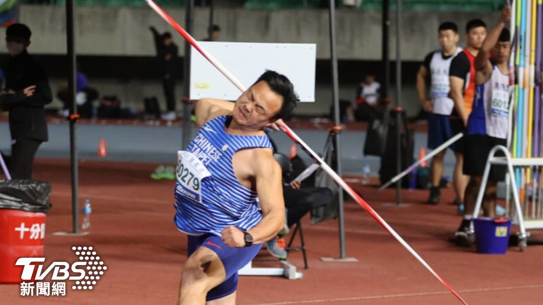 黃金右臂強勢回歸！鄭兆村術後首戰港都盃　79公尺87摘金