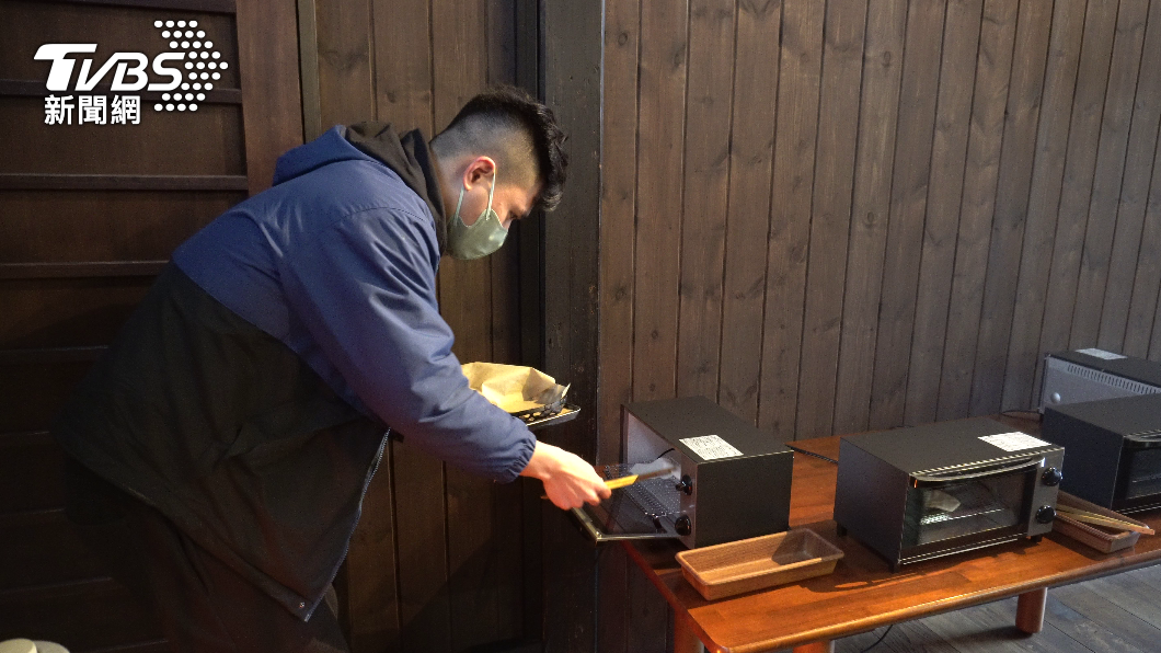 可以體驗 DIY 烤米餅。（圖／葉韋辰攝）