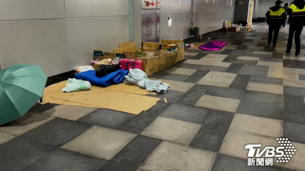 基隆市政府社會處也表示，他們會提供場所安置街友，至於不想被安置的街友，社會處也會進行追蹤　（圖／ＴＶＢＳ）